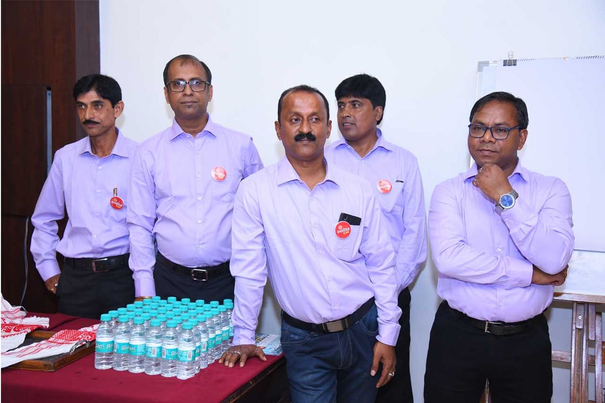 OOLLTA Cab team and drivers at a company event, photo 15