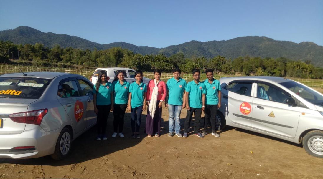 OOLLTA Cab team and drivers at a company event, photo 3