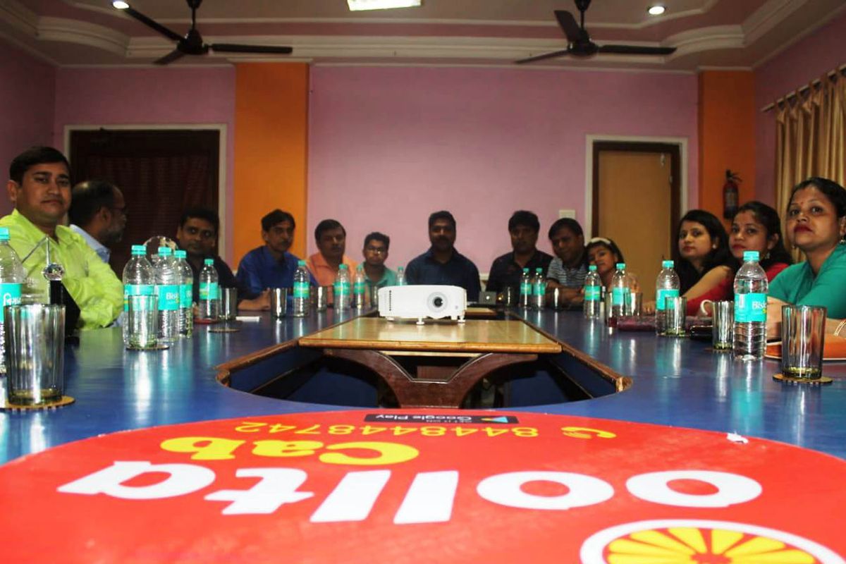 OOLLTA Cab team and drivers at a company event, photo 6